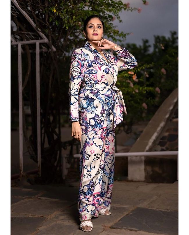 Vivacious Looks Of Sreemukhi In Colorful Dress